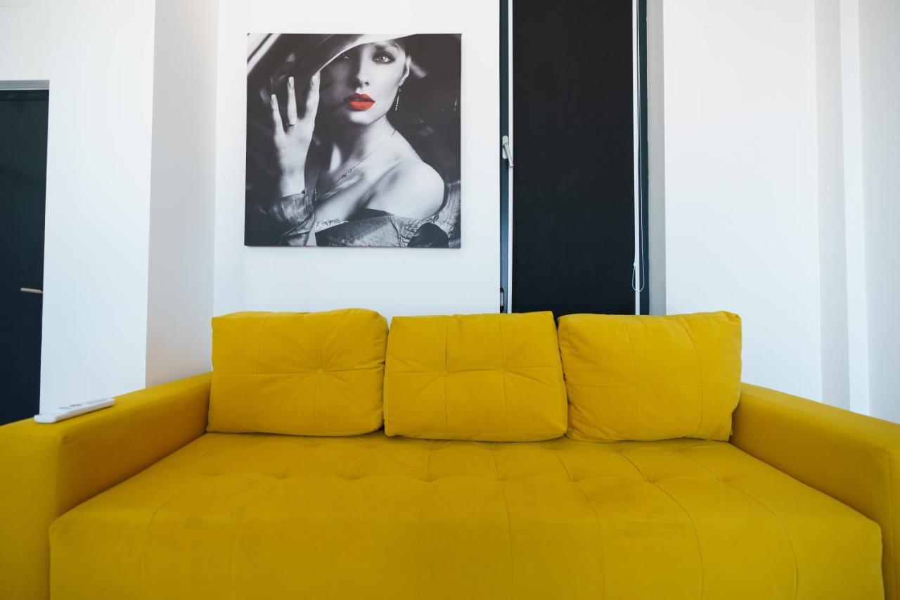 Roberta Apartment