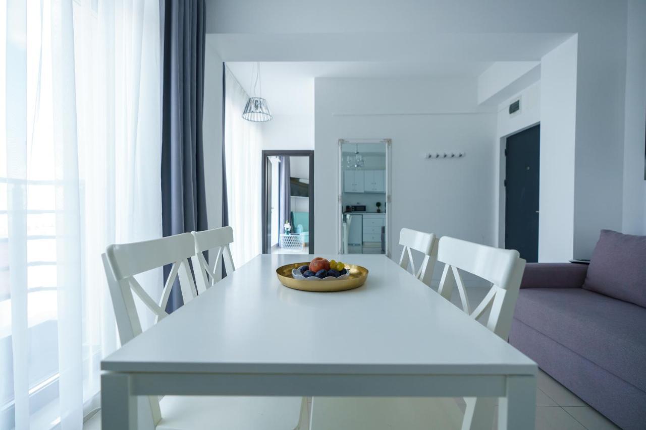Roberta Apartment *