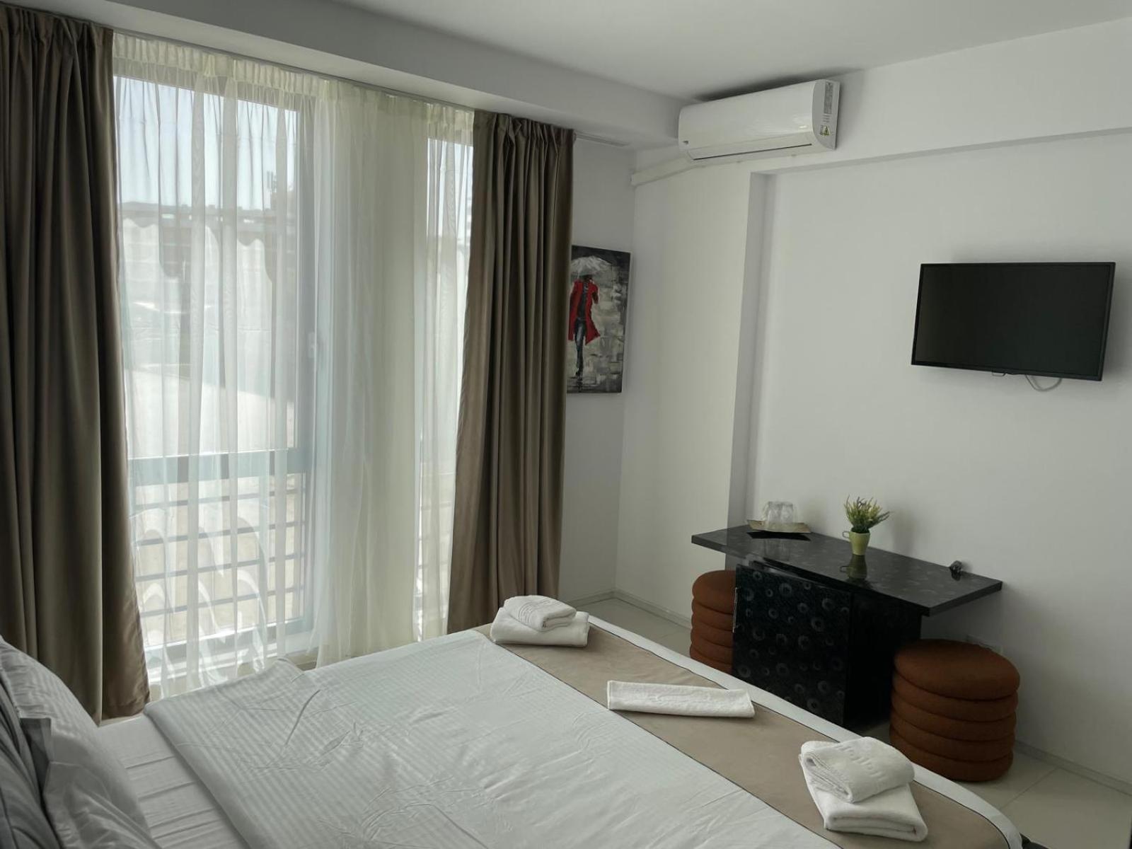 Roberta Apartment